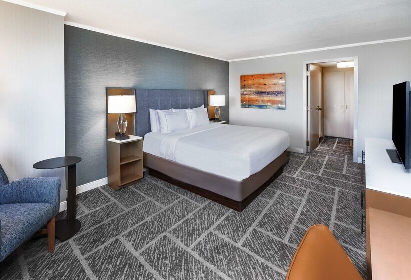 ホテル Doubletree By Hilton Tulsa Warren Place
