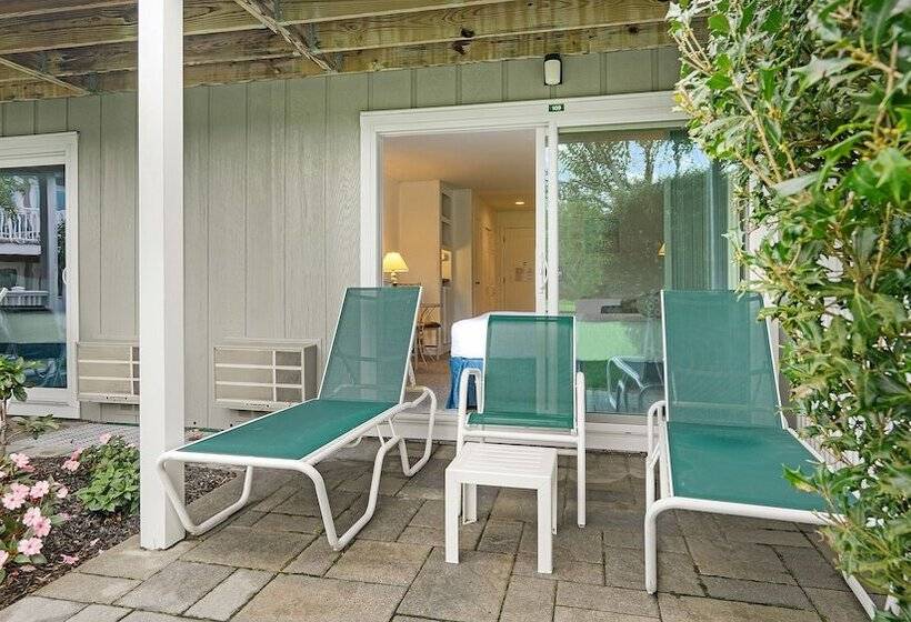 هتل East Hampton House Resort