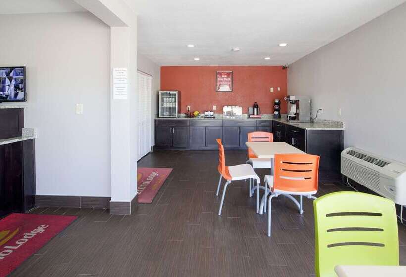 هتل Econo Lodge Airport
