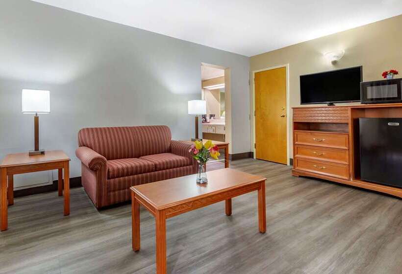 هتل Econo Lodge & Suites Southern Pines