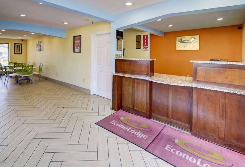 هتل Econo Lodge At Military Circle