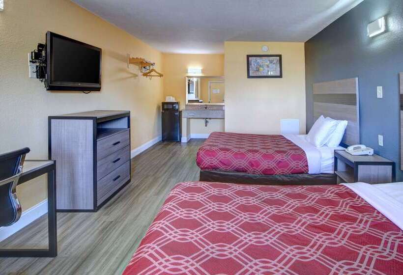 هتل Econo Lodge At Military Circle