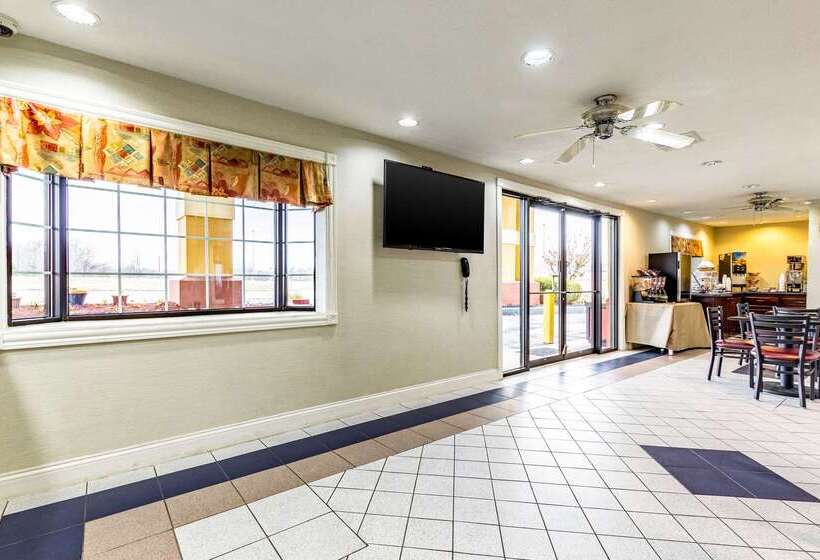 בית מלון כפרי Econo Lodge