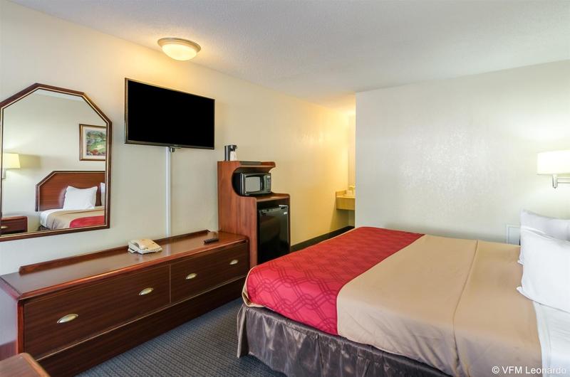 هتل Econo Lodge Historic Area