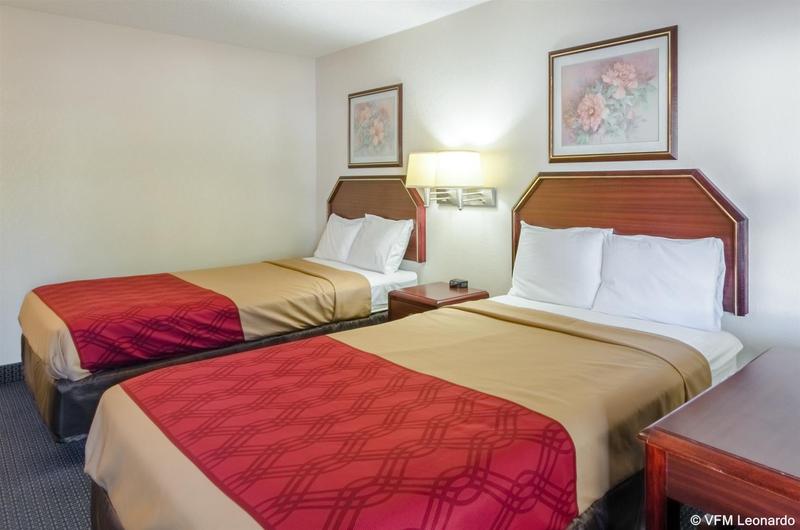 هتل Econo Lodge Historic Area