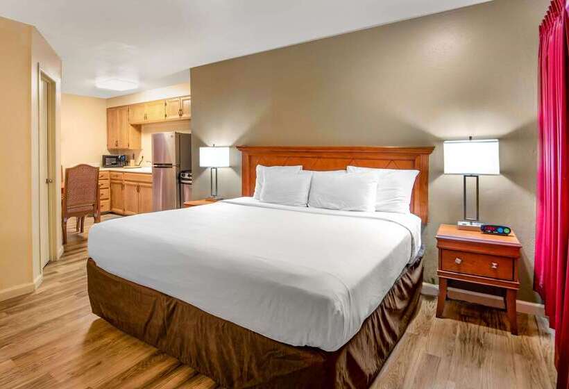 בית מלון כפרי Econo Lodge Inn & Suites Durango
