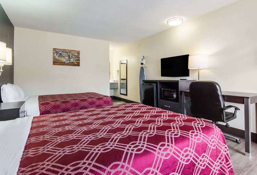 Отель Econo Lodge Near Motor Speedway