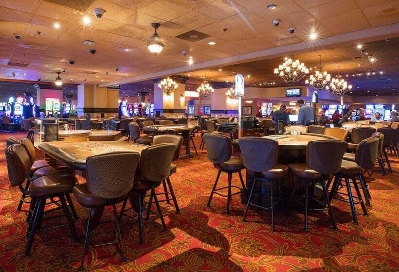 هتل Edgewater  & Casino
