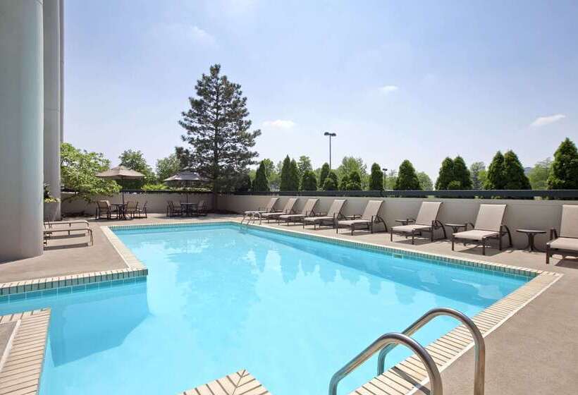 هتل Embassy Suites By Hilton Columbus