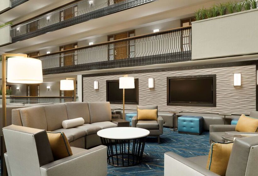 Hotel Embassy Suites By Columbus