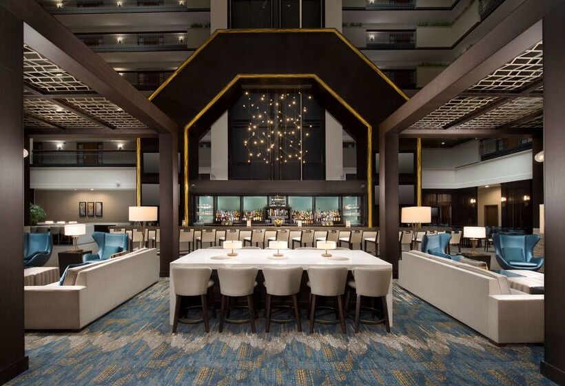 هتل Embassy Suites By Hilton Columbus