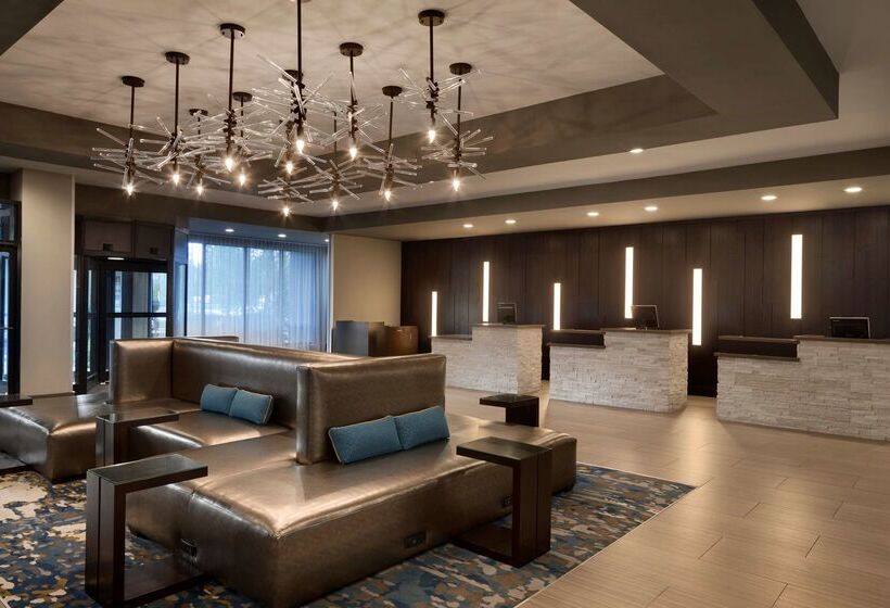 هتل Embassy Suites By Hilton Columbus