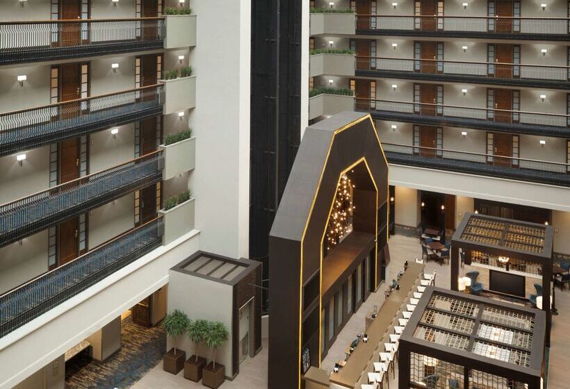 هتل Embassy Suites By Columbus