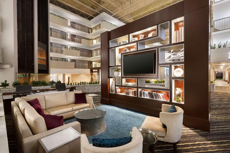 فندق Embassy Suites By Hilton Atlanta Airport