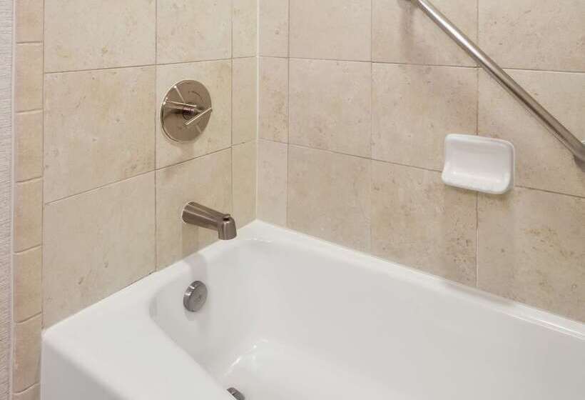 هتل Embassy Suites By Hilton Austin Central