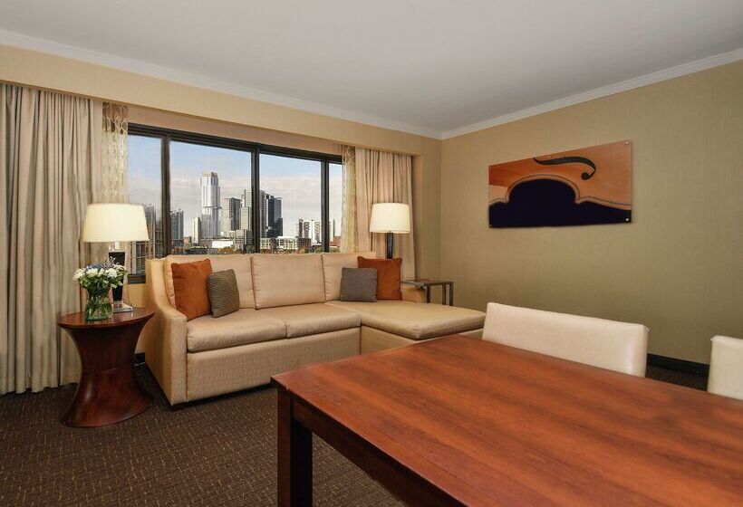 Отель Embassy Suites By Hilton Austin Downtown South Congress