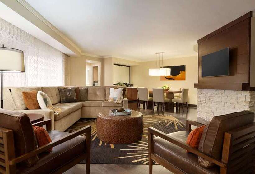 Отель Embassy Suites By Hilton Austin Downtown South Congress