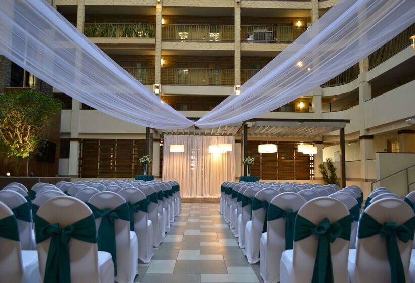 هتل Embassy Suites By Hilton Bloomington/minneapolis