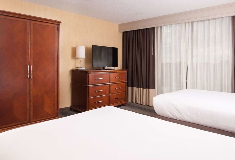 هتل Embassy Suites By Hilton Bloomington Minneapolis