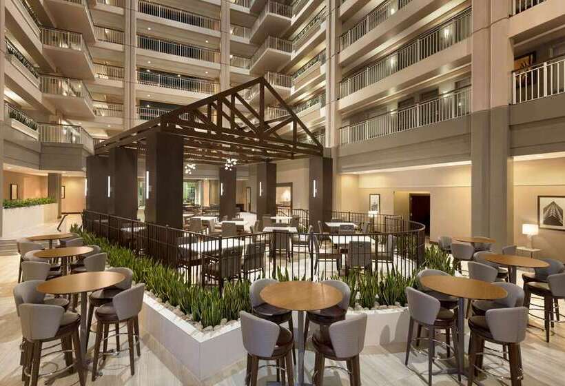 هتل Embassy Suites By Hilton Chicago Lombard Oak Brook