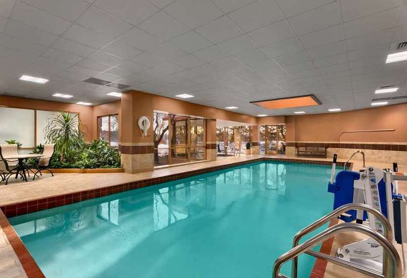 هتل Embassy Suites By Hilton Chicago North Shore Deerfield