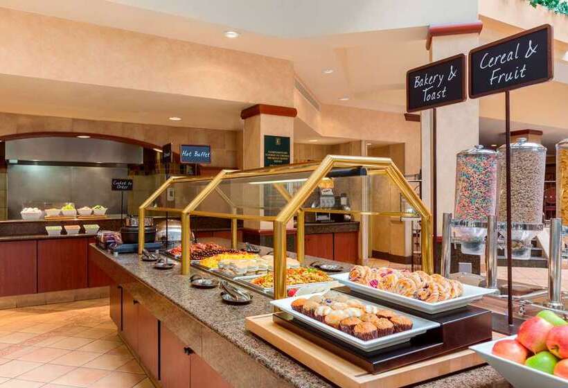 هتل Embassy Suites By Hilton Columbia Greystone