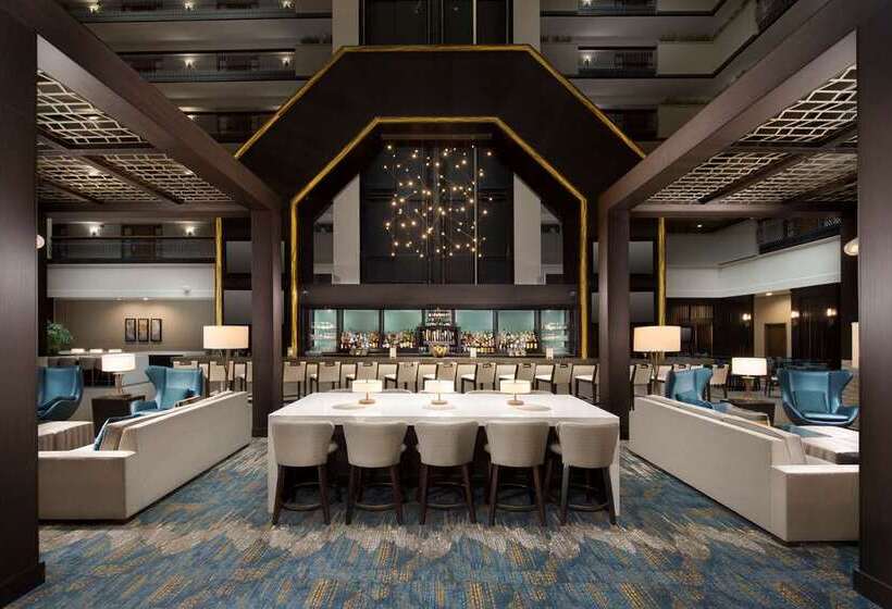 هتل Embassy Suites By Hilton Columbus