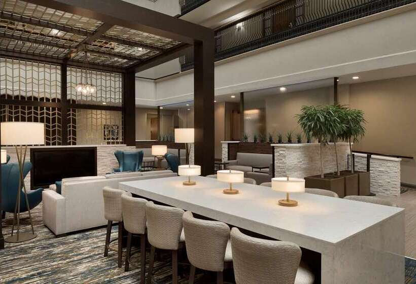 هتل Embassy Suites By Hilton Columbus