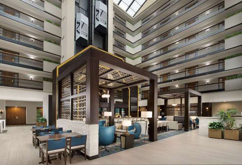 هتل Embassy Suites By Hilton Columbus