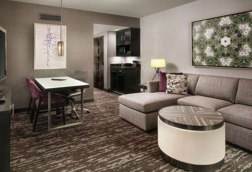 ホテル Embassy Suites By Hilton Crystal City National Airport