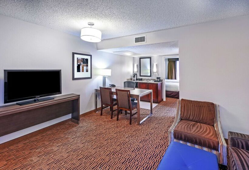 Hotel Embassy Suites By Hilton Dallas Market Center