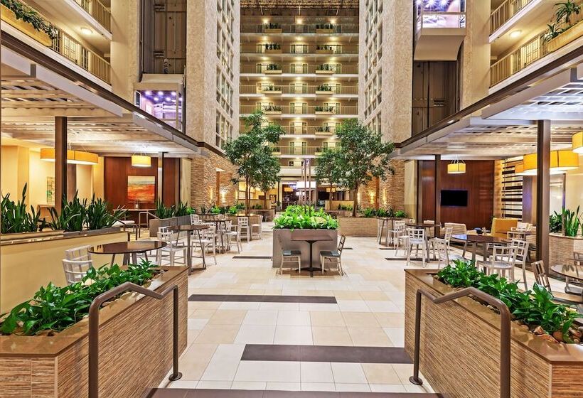 בית מלון כפרי Embassy Suites By Hilton Dallas Market Center