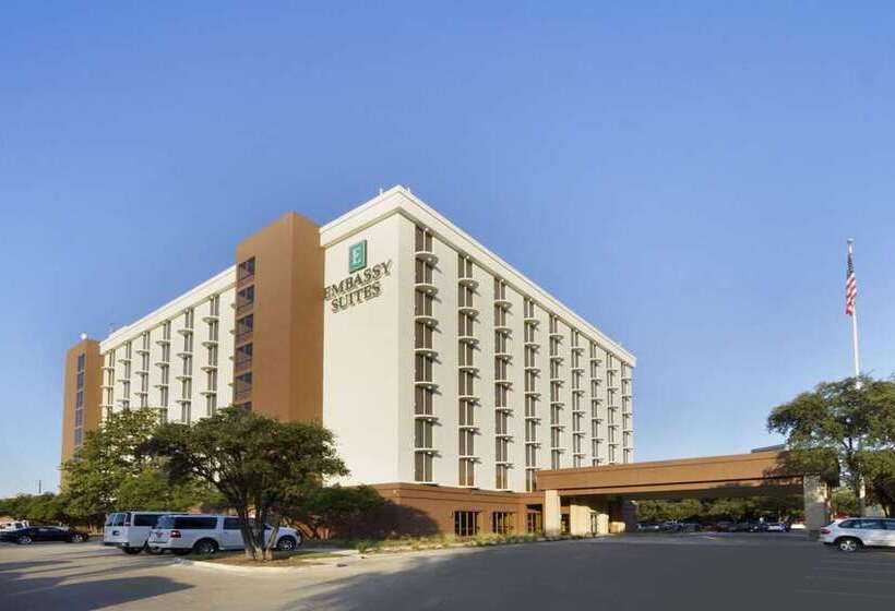 בית מלון כפרי Embassy Suites By Hilton Dallas Market Center