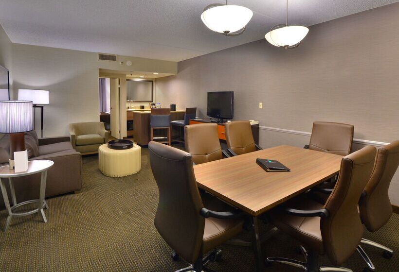هتل Embassy Suites By Hilton Denver Central Park