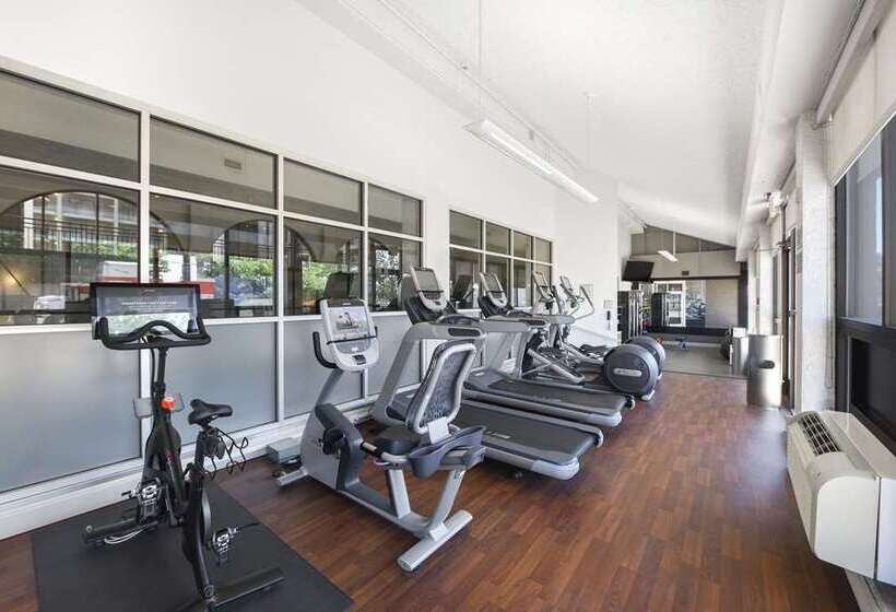 هتل Embassy Suites By Hilton Denver Tech Center North