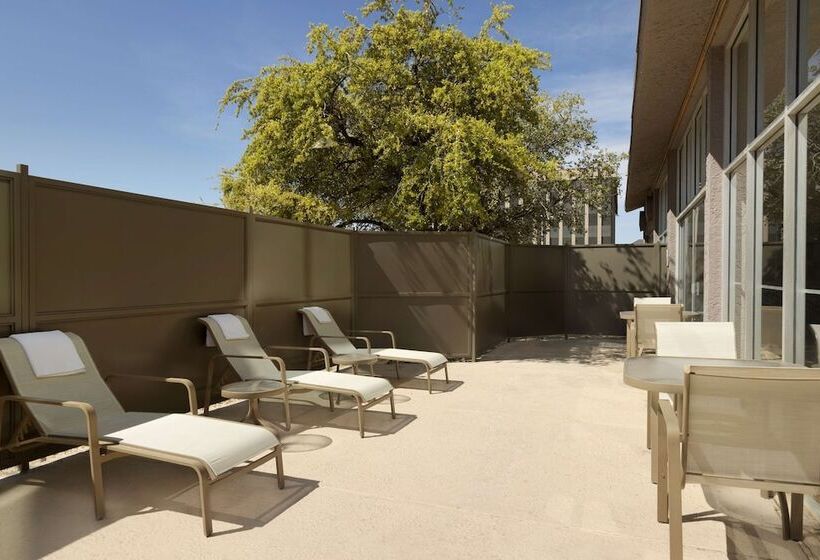 هتل Embassy Suites By Hilton El Paso