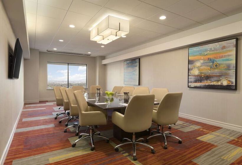 هتل Embassy Suites By Hilton El Paso