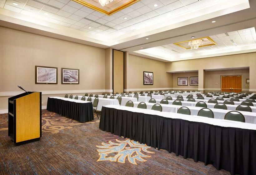 هتل Embassy Suites By Hilton Greensboro Airport