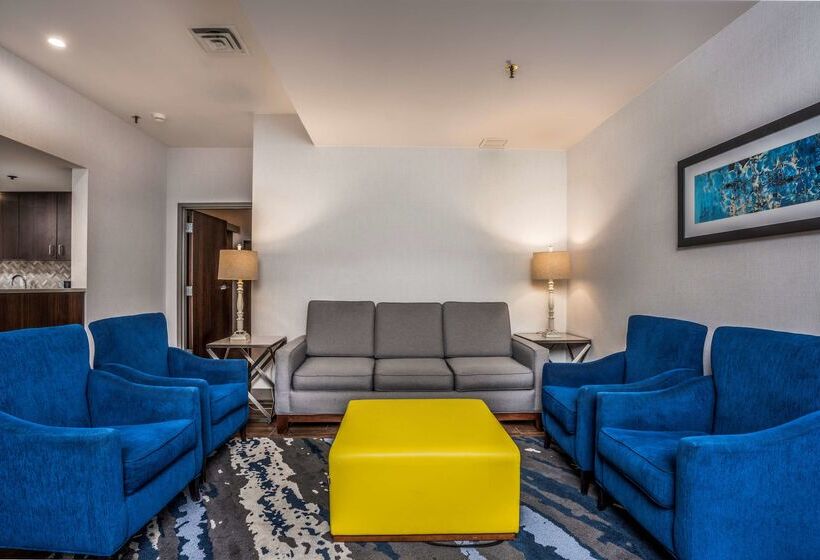 בית מלון כפרי Embassy Suites By Hilton Indianapolis Downtown