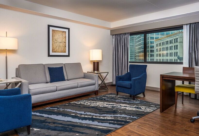 בית מלון כפרי Embassy Suites By Hilton Indianapolis Downtown