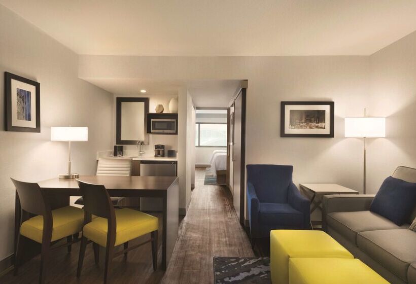 בית מלון כפרי Embassy Suites By Hilton Indianapolis Downtown