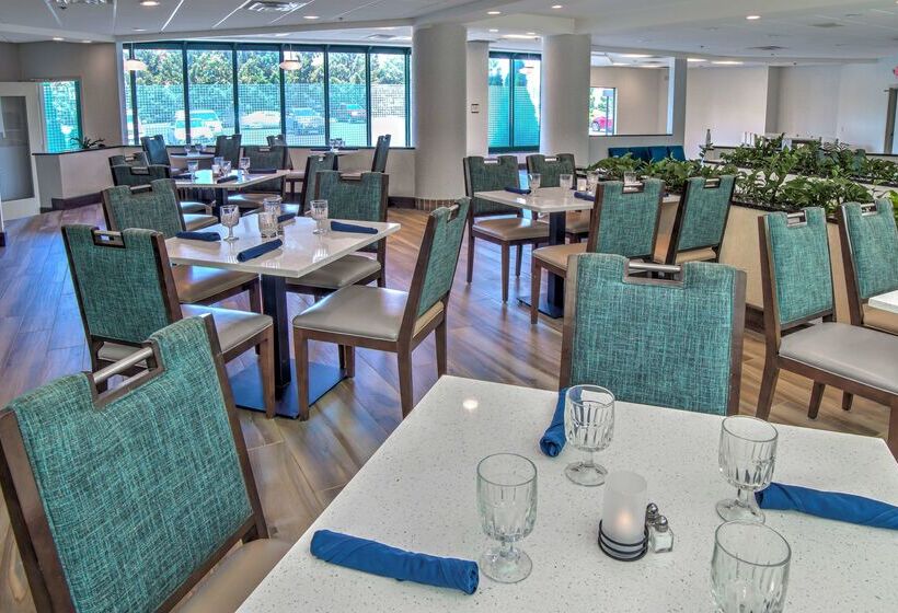فندق Embassy Suites By Hilton Indianapolis North