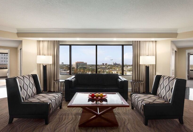 هتل Embassy Suites By Hilton Irvine Orange County Airport