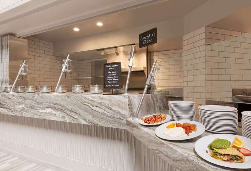 هتل Embassy Suites By Hilton Irvine Orange County Airport