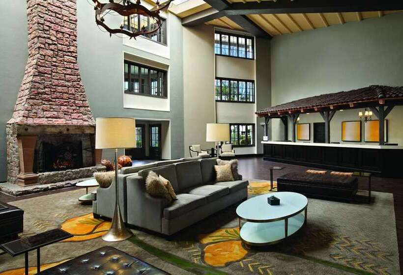 هتل Embassy Suites By Hilton Napa Valley