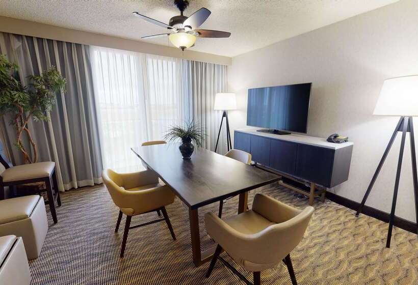 هتل Embassy Suites By Hilton Oklahoma City Will Rogers Airport