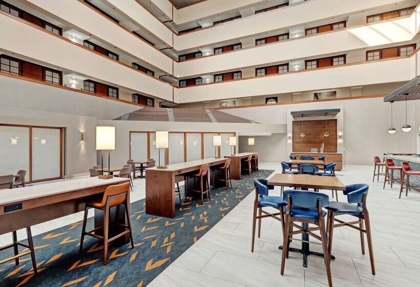 ホテル Embassy Suites By Hilton Oklahoma City Will Rogers Airport