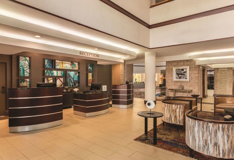 Hotel Embassy Suites By Hilton Orlando International Drive Icon Park