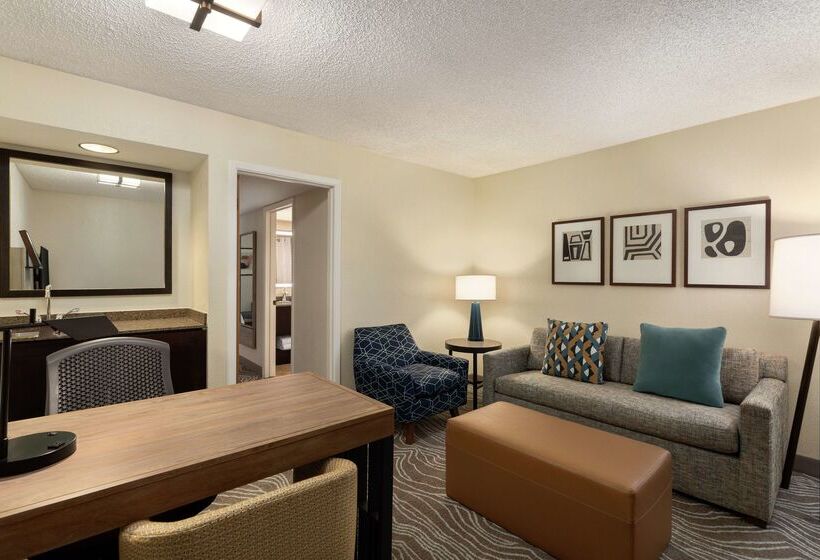 Hotel Embassy Suites By Hilton Phoenix Tempe