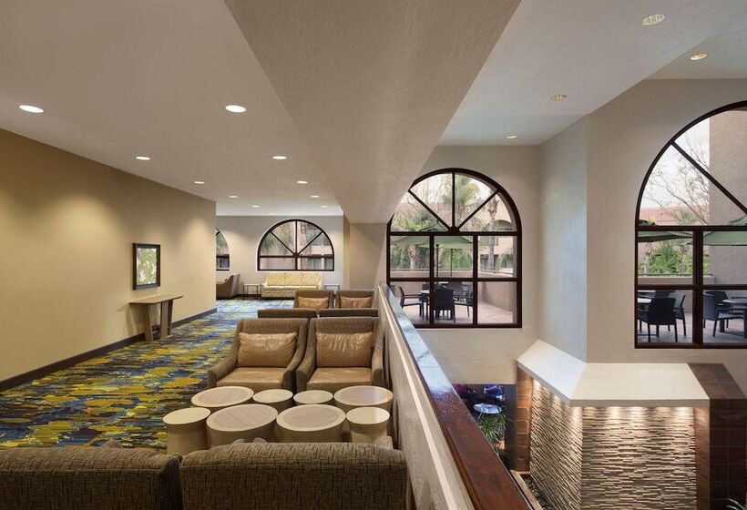 هتل Embassy Suites By Hilton Phoenix Tempe